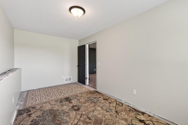 2130 357th Avenue NE, Cambridge, MN 55008