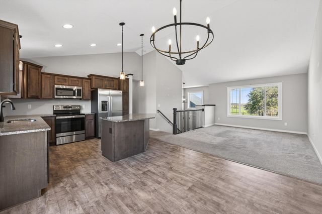 2130 357th Avenue NE, Cambridge, MN 55008