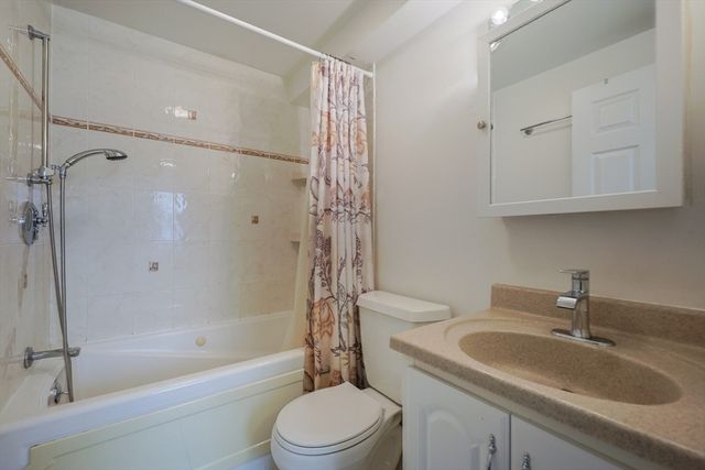 18 Beacon Place 18, Melrose, MA 02176