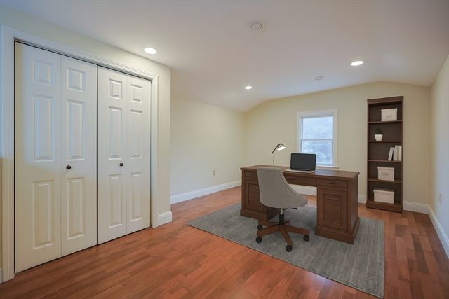 18 Beacon Place 18, Melrose, MA 02176