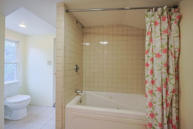 18 Beacon Place 18, Melrose, MA 02176