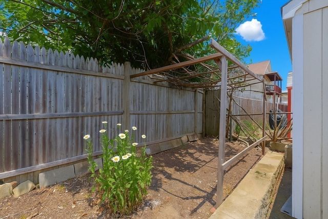 18 Beacon Place 18, Melrose, MA 02176