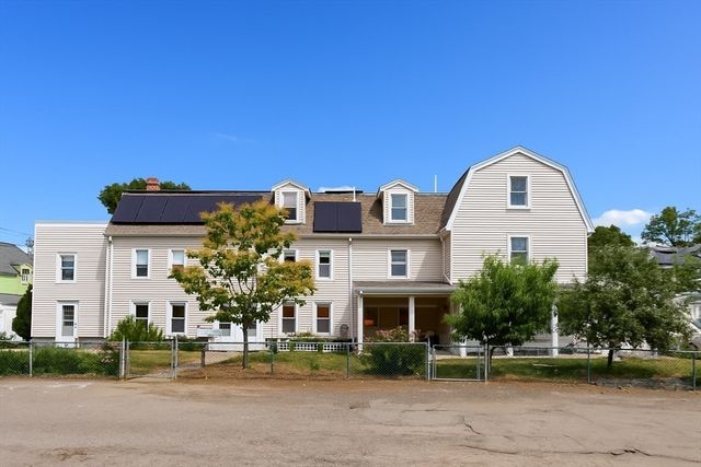 18 Beacon Place 18, Melrose, MA 02176