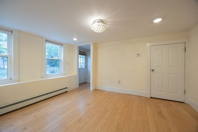18 Beacon Place 18, Melrose, MA 02176