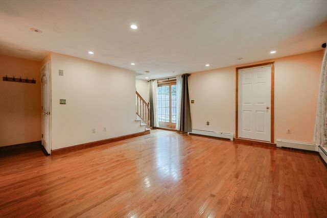18 Beacon Place 18, Melrose, MA 02176