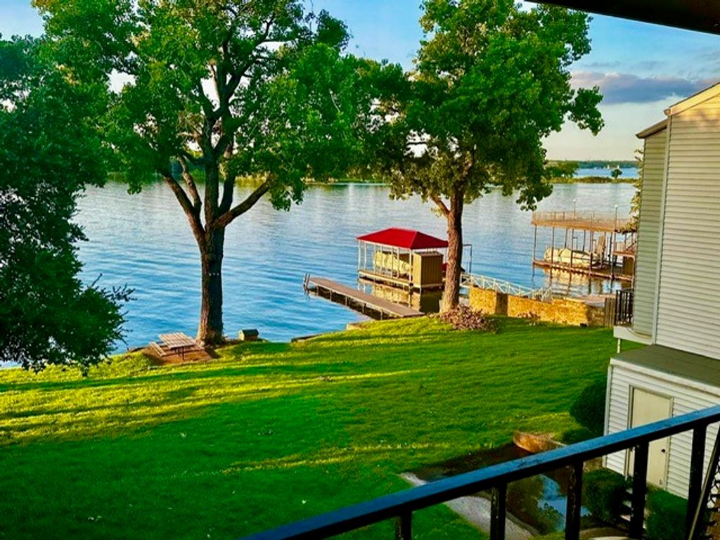 390 Driftwood Court 3B, Azle, TX 76020