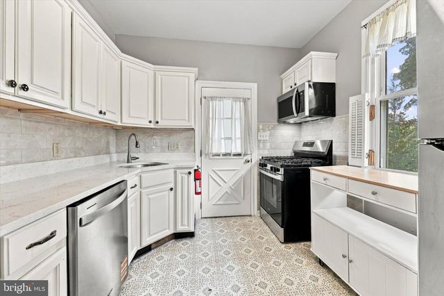 834 BELMONT AVE, Collingswood, NJ 08108