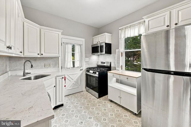 834 BELMONT AVE, Collingswood, NJ 08108