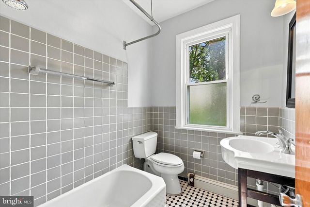 834 BELMONT AVE, Collingswood, NJ 08108