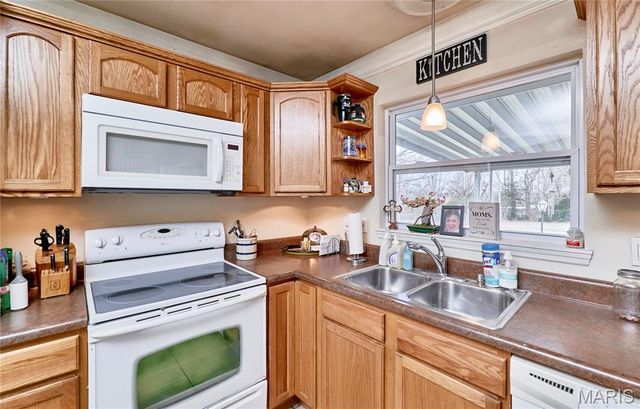 1080 Meadowbrook Drive, Troy, MO 63379