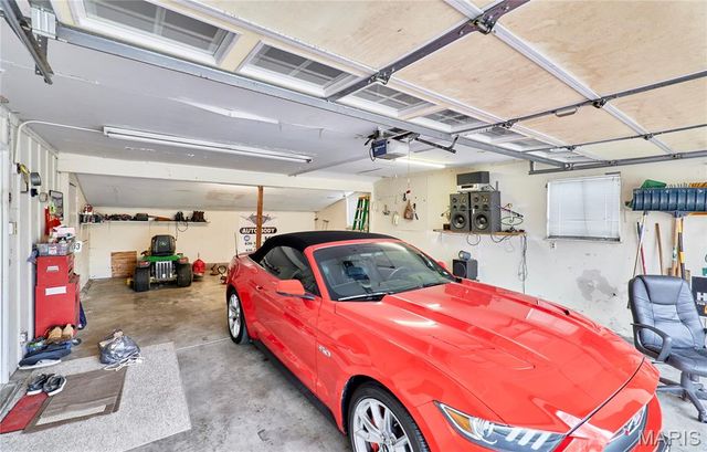 1080 Meadowbrook Drive, Troy, MO 63379