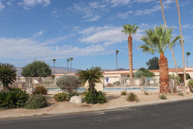 80100 Palm Circle Drive, La Quinta, CA 92253