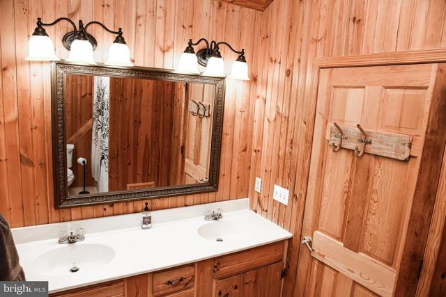 194 THORNBERRY LANE, Blakeslee, PA 18610
