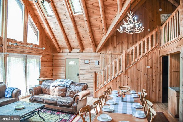 194 THORNBERRY LANE, Blakeslee, PA 18610