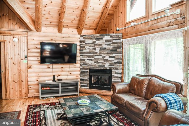 194 THORNBERRY LANE, Blakeslee, PA 18610