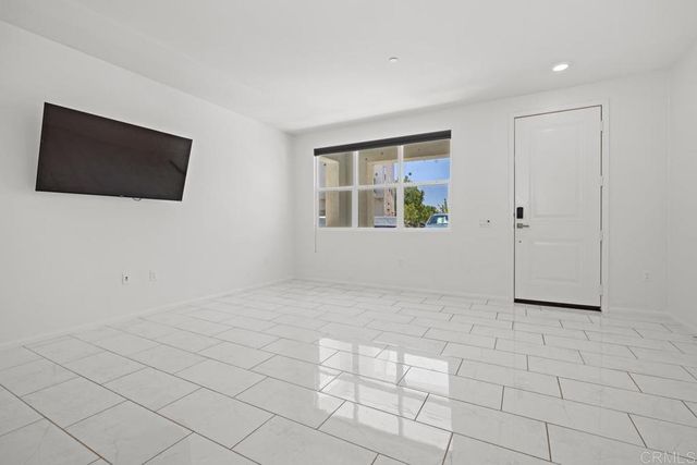 2040 Mindoro Ln 4, Chula Vista, CA 91915