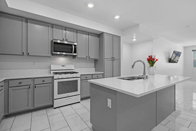 2040 Mindoro Ln 4, Chula Vista, CA 91915