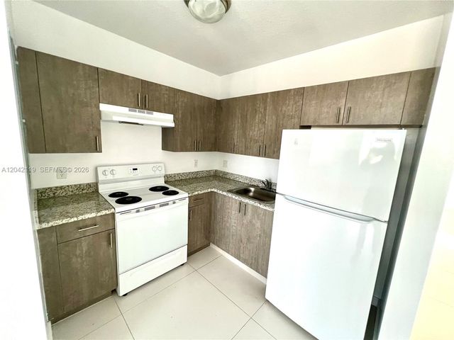 440 E 27th Street 204, Hialeah, FL 33013
