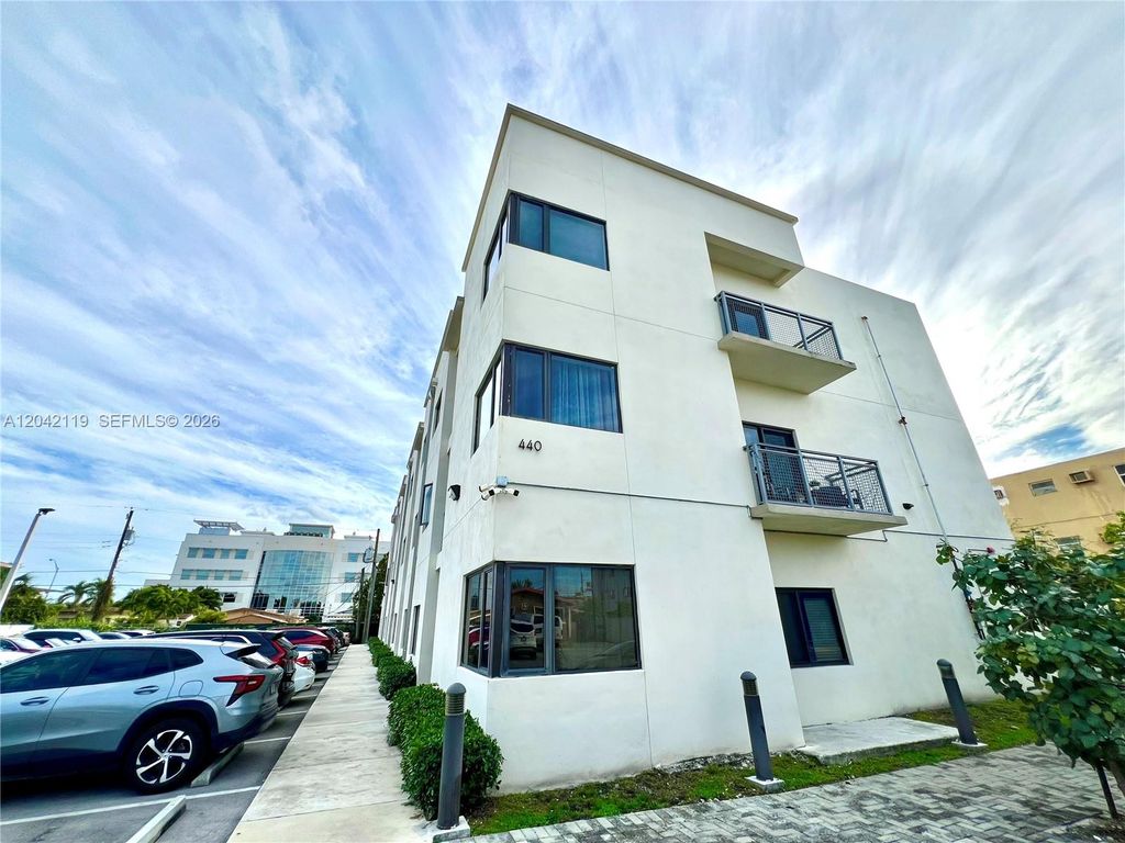 440 E 27th Street 204, Hialeah, FL 33013