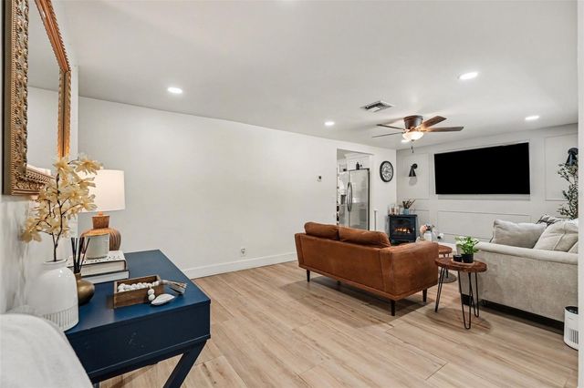 1812 W CRAWFORD STREET, Tampa, FL 33604