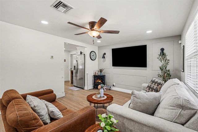 1812 W CRAWFORD STREET, Tampa, FL 33604