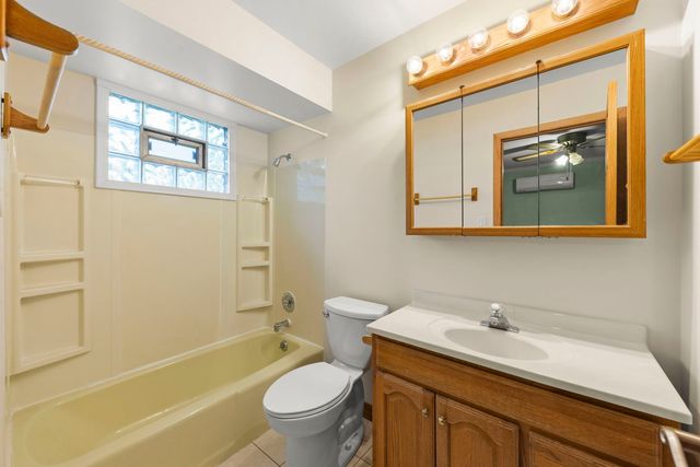 18000 Armitage Court, Homewood, IL 60430