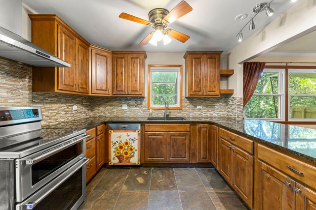 18000 Armitage Court, Homewood, IL 60430