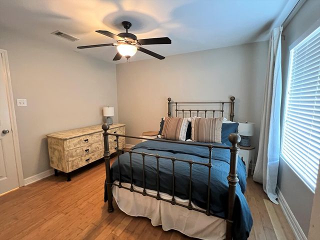 1307 Norwalk LN 201, Austin, TX 78703