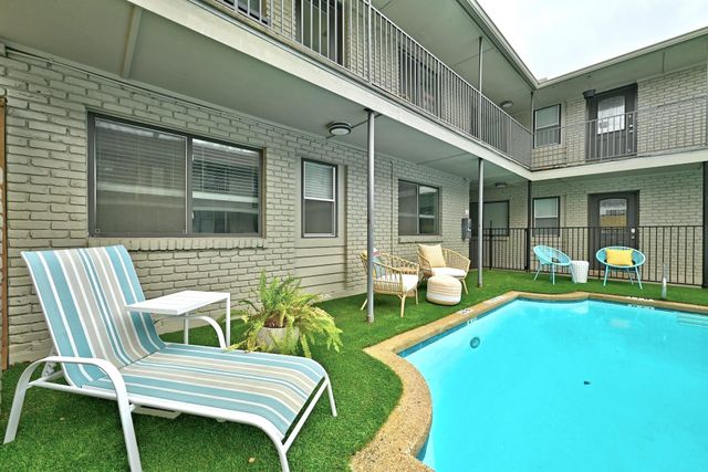 1307 Norwalk LN 201, Austin, TX 78703