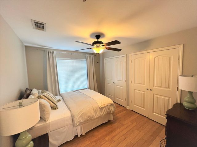 1307 Norwalk LN 201, Austin, TX 78703