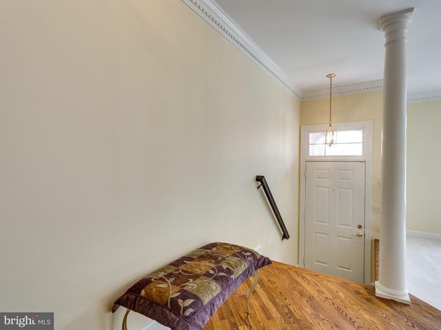 8104 MADRILLON CT, Vienna, VA 22182