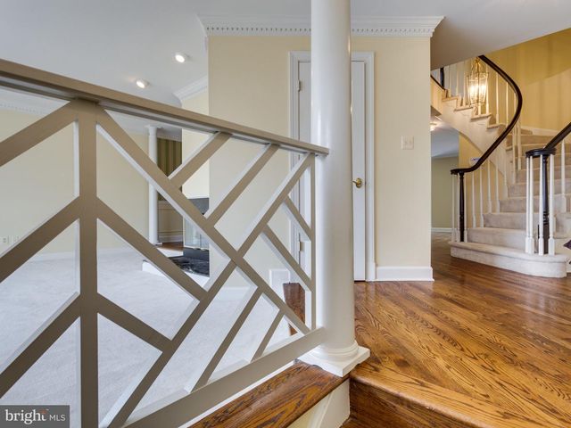 8104 MADRILLON CT, Vienna, VA 22182