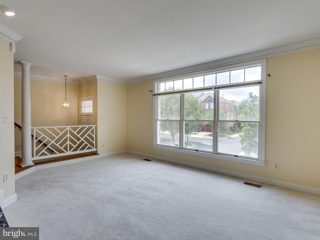 8104 MADRILLON CT, Vienna, VA 22182