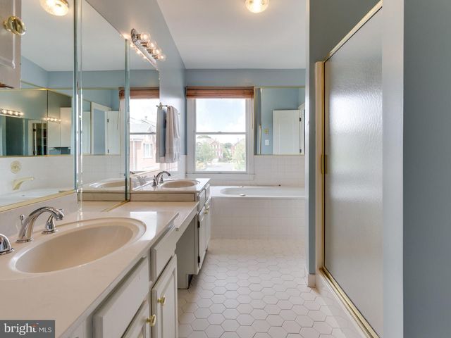 8104 MADRILLON CT, Vienna, VA 22182