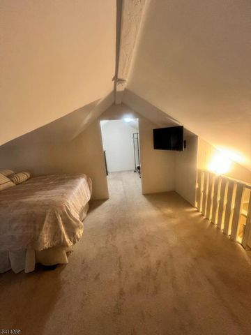 401 Woodland Ave, Roselle Park Boro, NJ 07204