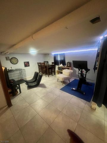 401 Woodland Ave, Roselle Park Boro, NJ 07204