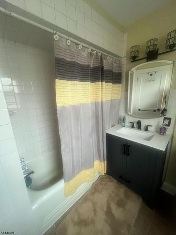 401 Woodland Ave, Roselle Park Boro, NJ 07204