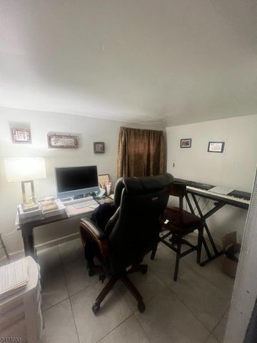 401 Woodland Ave, Roselle Park Boro, NJ 07204