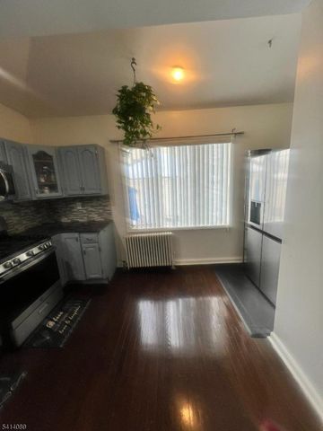 401 Woodland Ave, Roselle Park Boro, NJ 07204