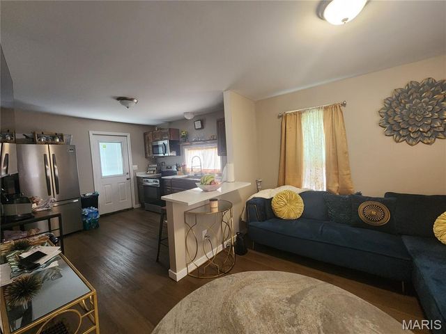 1261 State Street, Alton, IL 62002