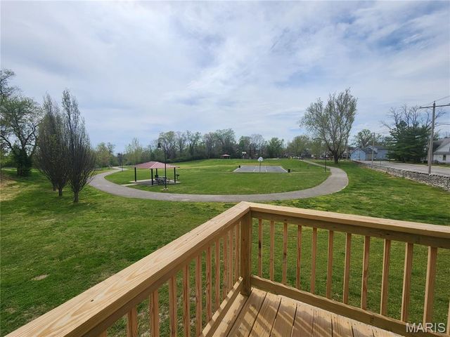 1261 State Street, Alton, IL 62002