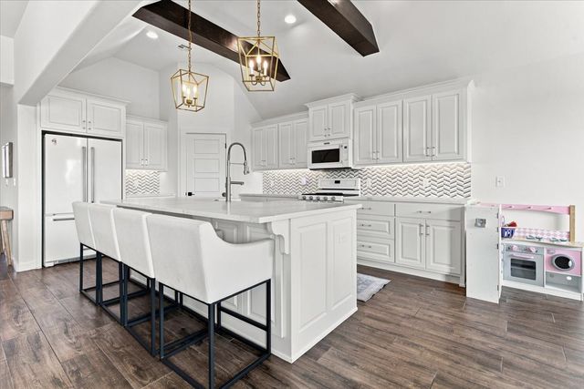 19025 E Ridgeline Road, Catoosa, OK 74015