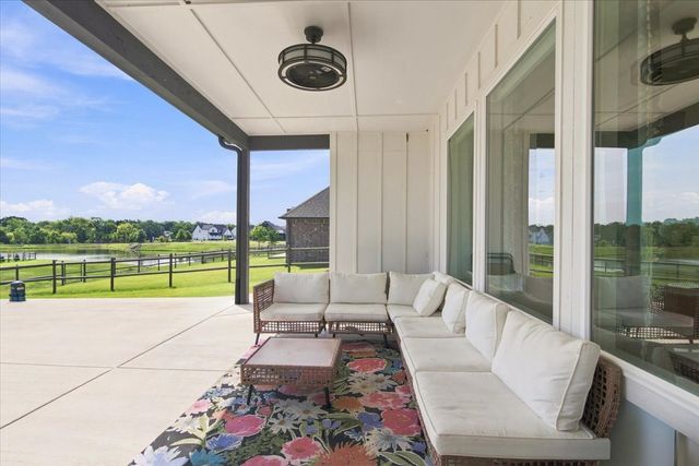 19025 E Ridgeline Road, Catoosa, OK 74015
