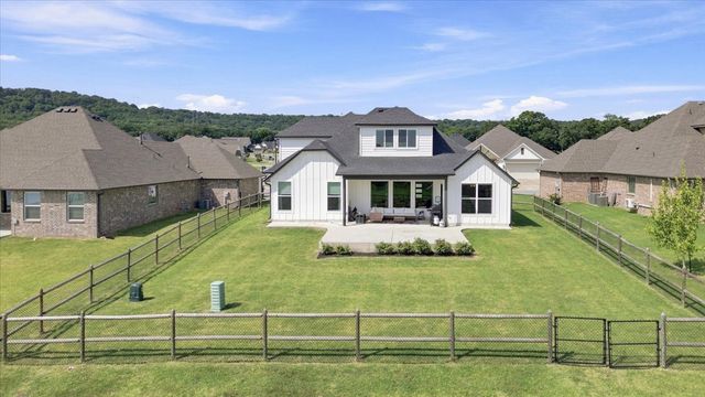 19025 E Ridgeline Road, Catoosa, OK 74015