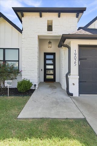 19025 E Ridgeline Road, Catoosa, OK 74015