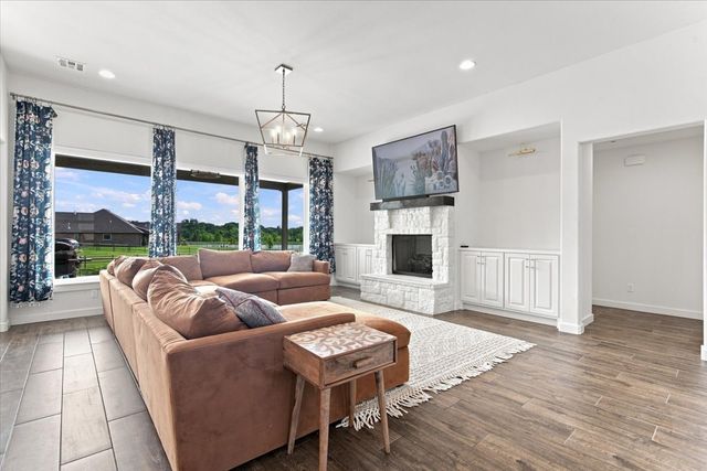 19025 E Ridgeline Road, Catoosa, OK 74015