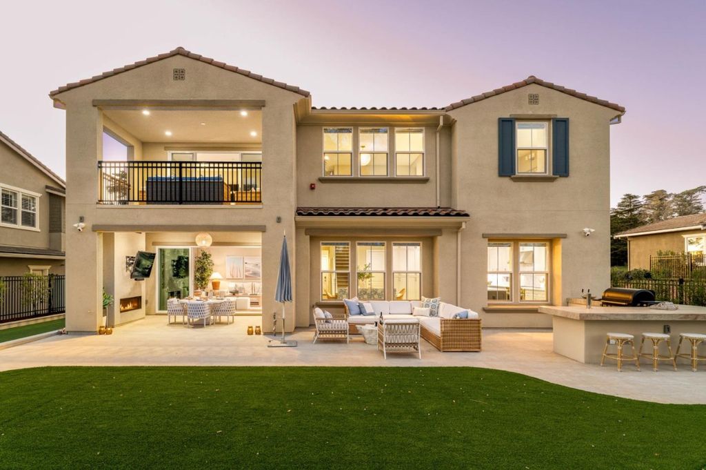 1814 Links Drive, Seaside, CA 93955