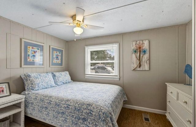 907 Horne Ave., North Myrtle Beach, SC 29582