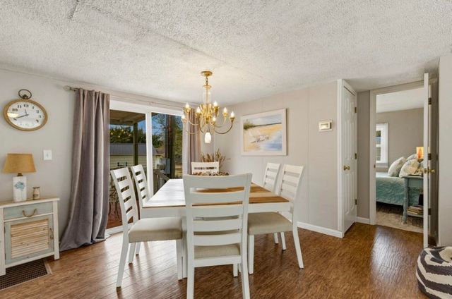 907 Horne Ave., North Myrtle Beach, SC 29582