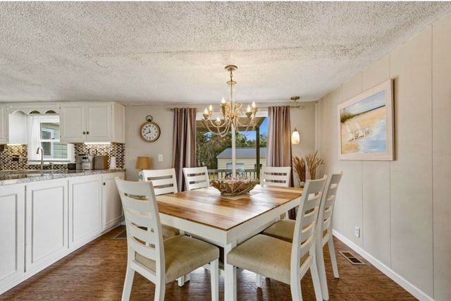 907 Horne Ave., North Myrtle Beach, SC 29582